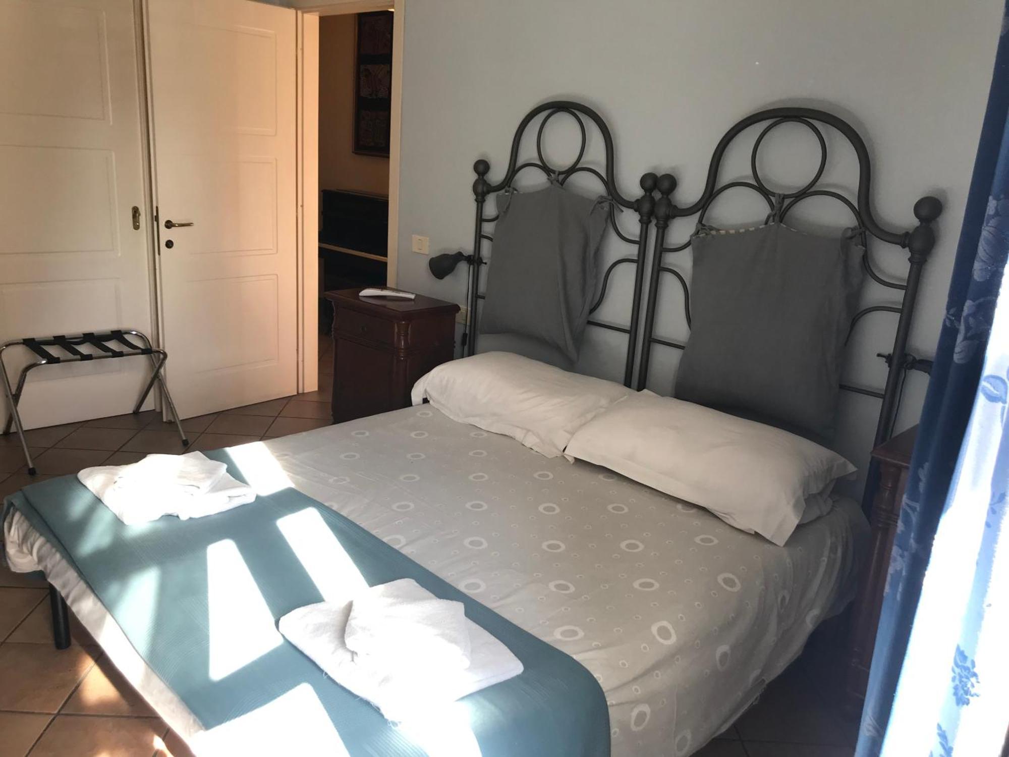 Numero 3 Hotell Cagliari Exteriör bild